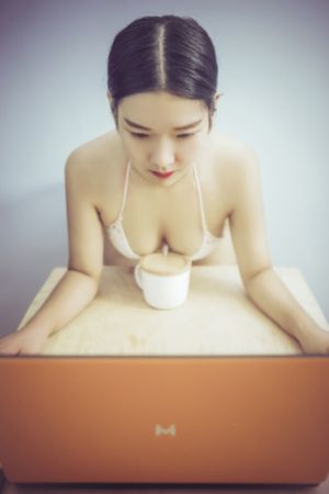 欧美色老头oldnuyg_高清高清完整版播放