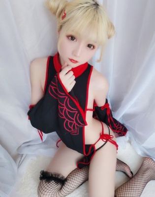 个性网皮肤大图欧美男_4K手机在线看